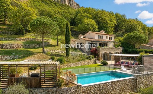Villa in Châteauneuf-Grasse, Provence-Alpes-Côte d'Azur, France 1