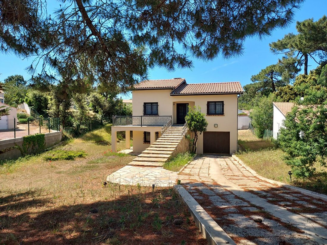 House in Saint-Trojan-les-Bains, Nouvelle-Aquitaine, France 1 - 17865537