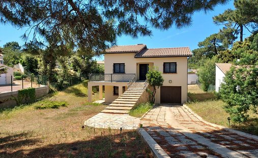 House in Saint-Trojan-les-Bains, Nouvelle-Aquitaine, France 1