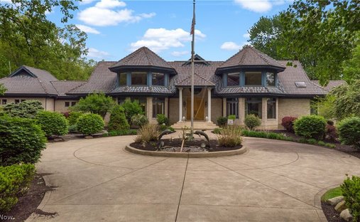 House in Avon, Ohio, United States 1