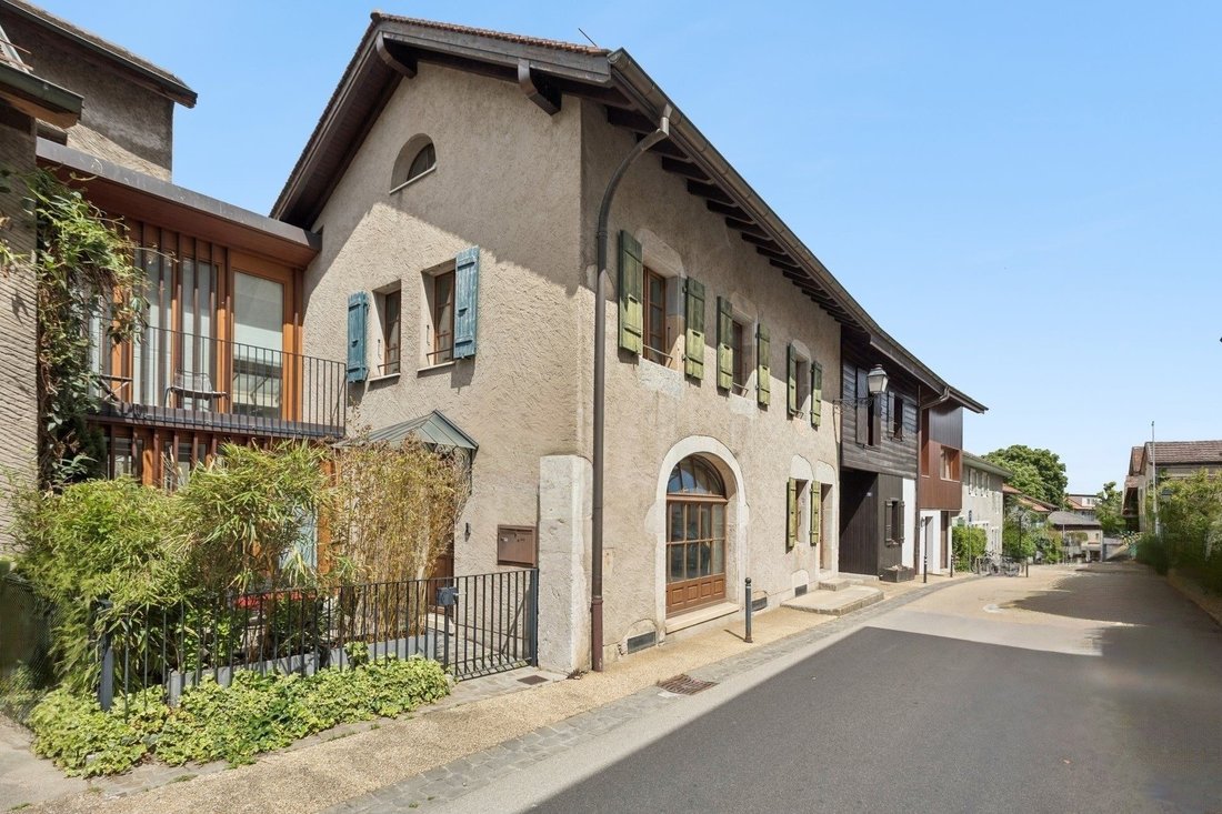 Charming Village House In Central Veyrier