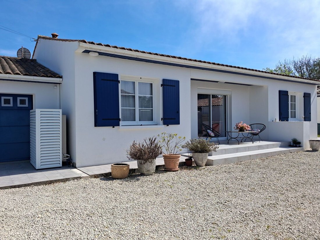 House in Dolus-d'Oleron, Nouvelle-Aquitaine, France 1 - 17796314