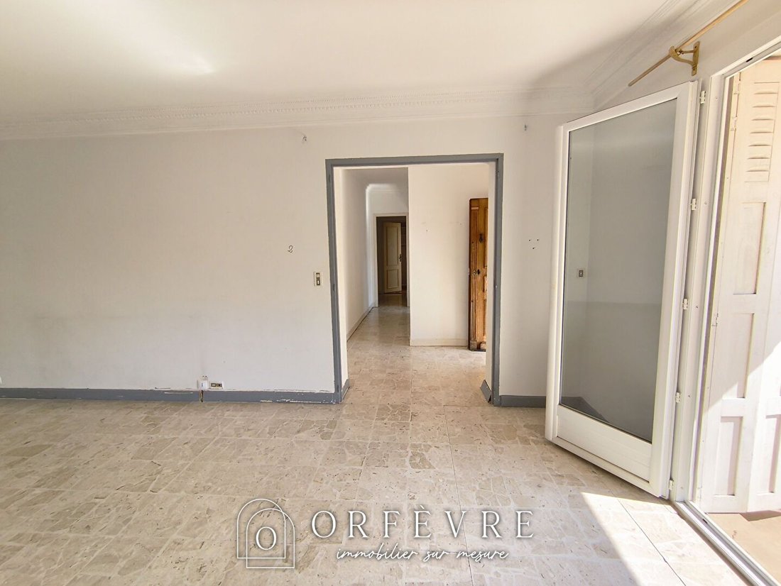 House in Centre Ville, Castries, France 2 - 17552680