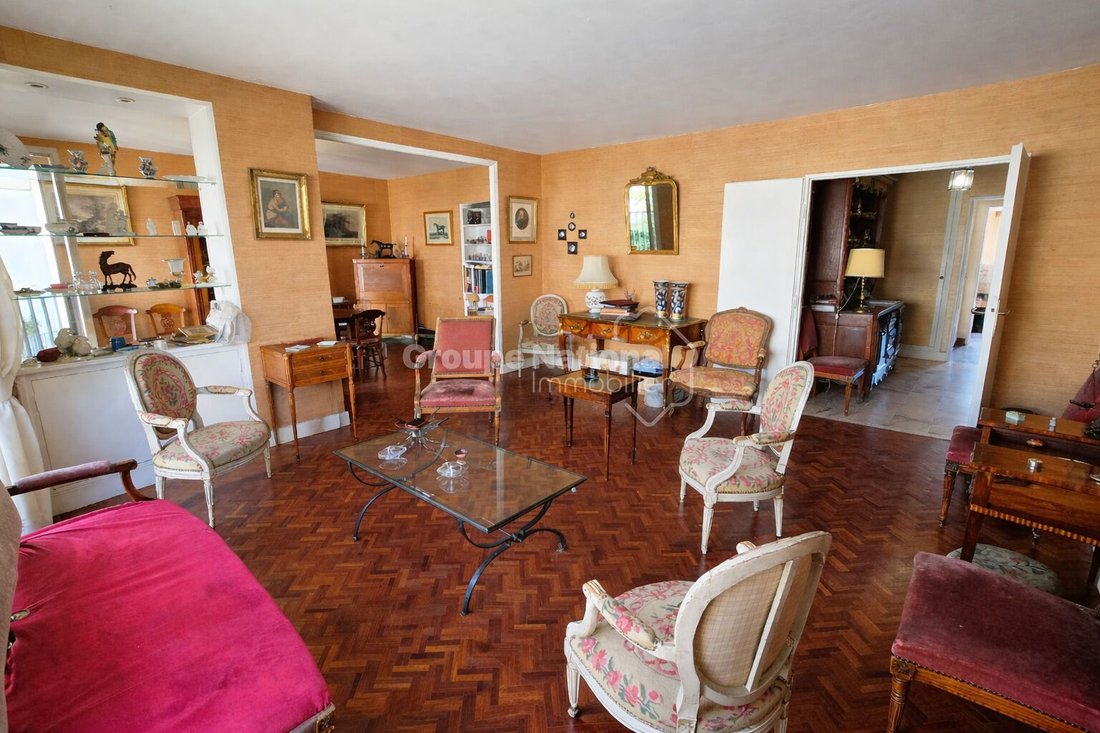 Apartment in Domaine National du Château, Versailles, France 1 - 17697282