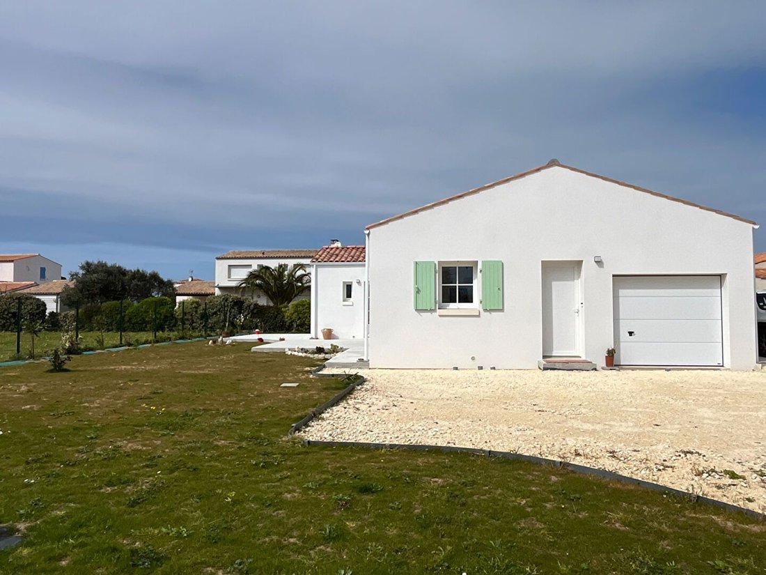 House in Saint-Denis-d'Oleron, Nouvelle-Aquitaine, France 2 - 17537510