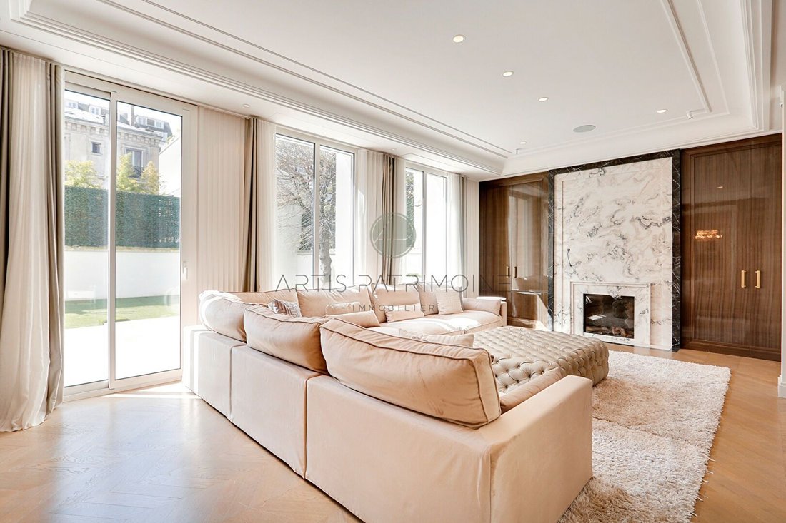 House in La Plaine des Sablons, Neuilly-sur-Seine, France 1 - 15837180
