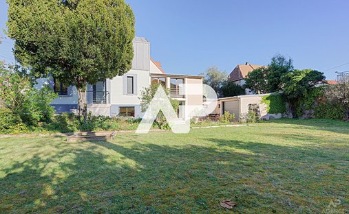 House in Centre Ville, Rueil-Malmaison, France 1