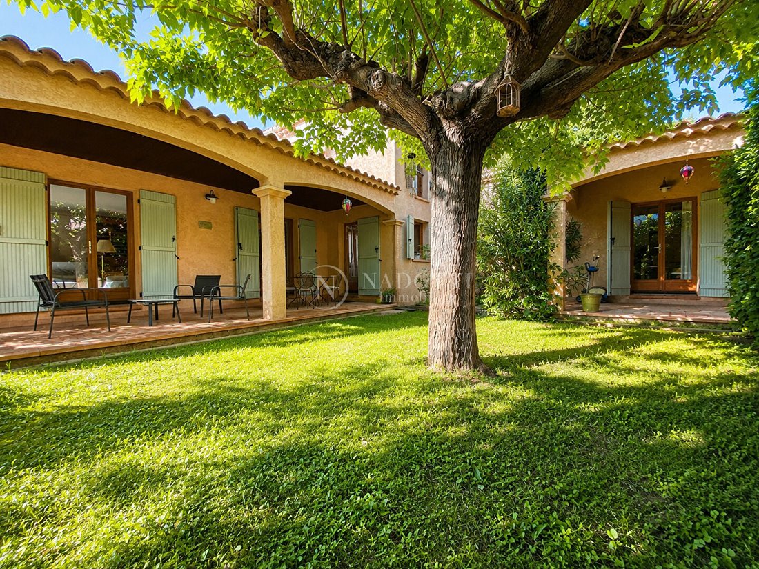 House in Maubec, Provence-Alpes-Côte d'Azur, France 2 - 17933877