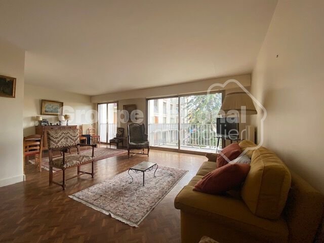 Apartment in Domaine National du Château, Versailles, France 4 - 16074222