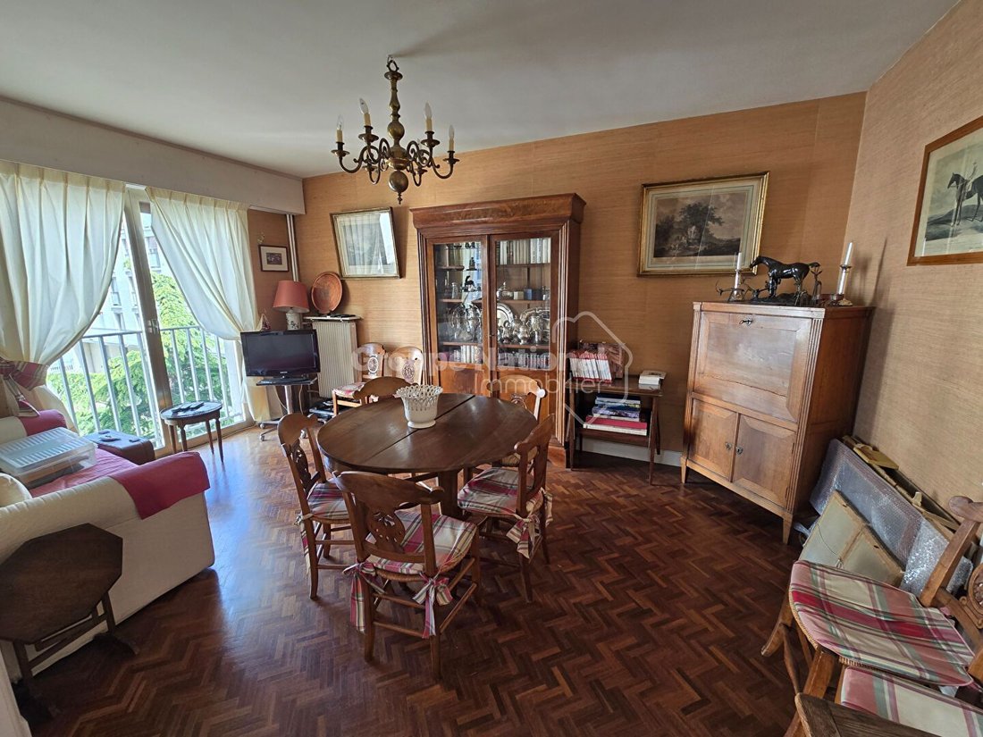 Apartment in Domaine National du Château, Versailles, France 4 - 17697282
