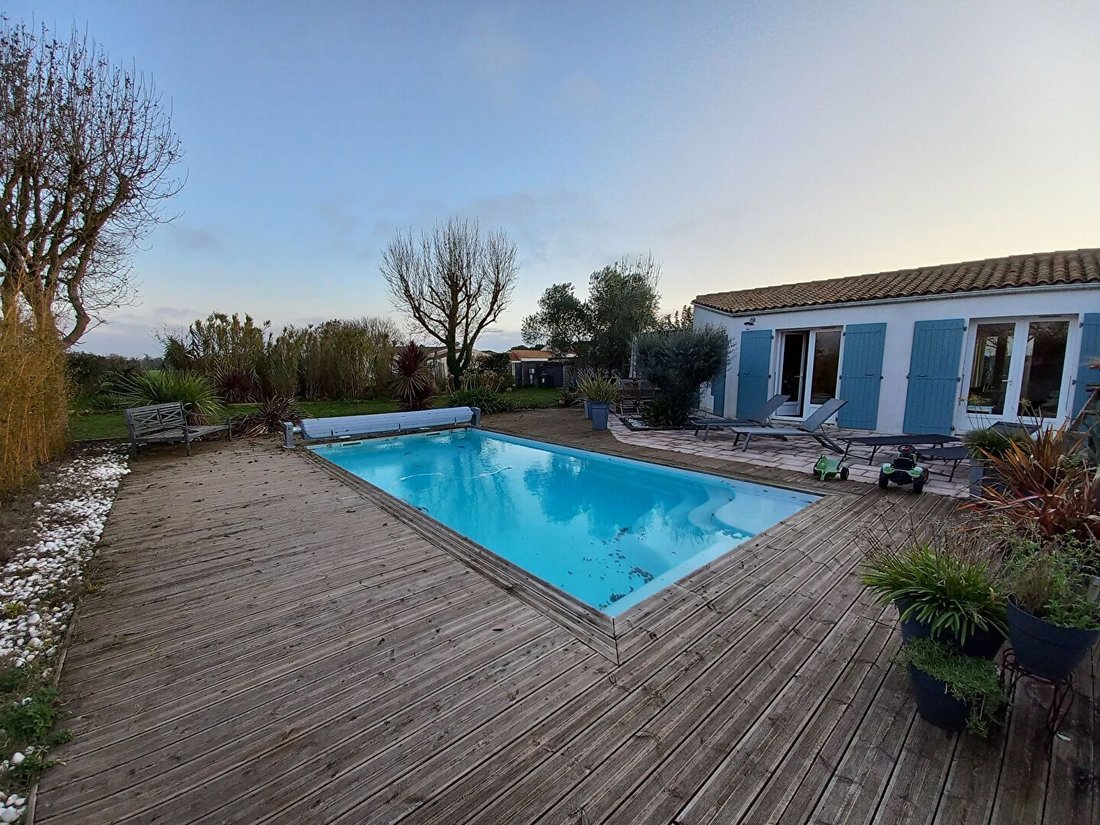 House in Saint-Pierre-d'Oléron, Nouvelle-Aquitaine, France 1 - 17383869