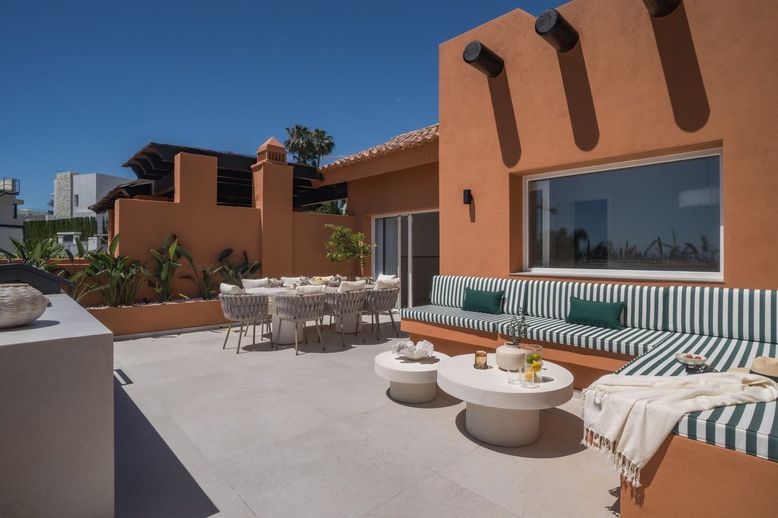 Apartment in Puerto Banus, Marbella, Spain 4 - 17928317