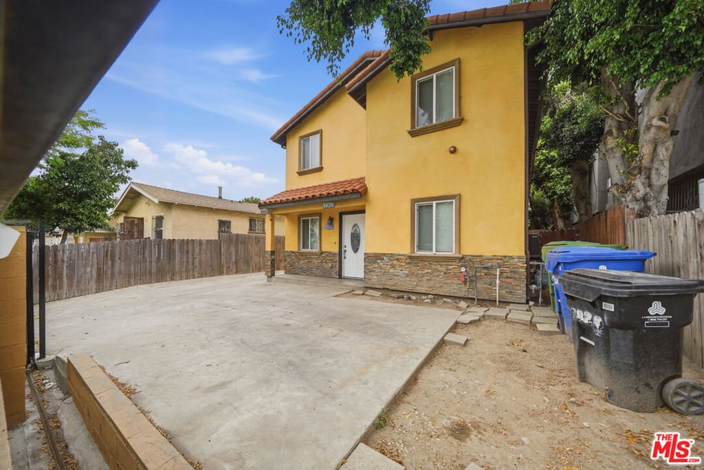 Los Angeles, California, United States 1 - 17826597