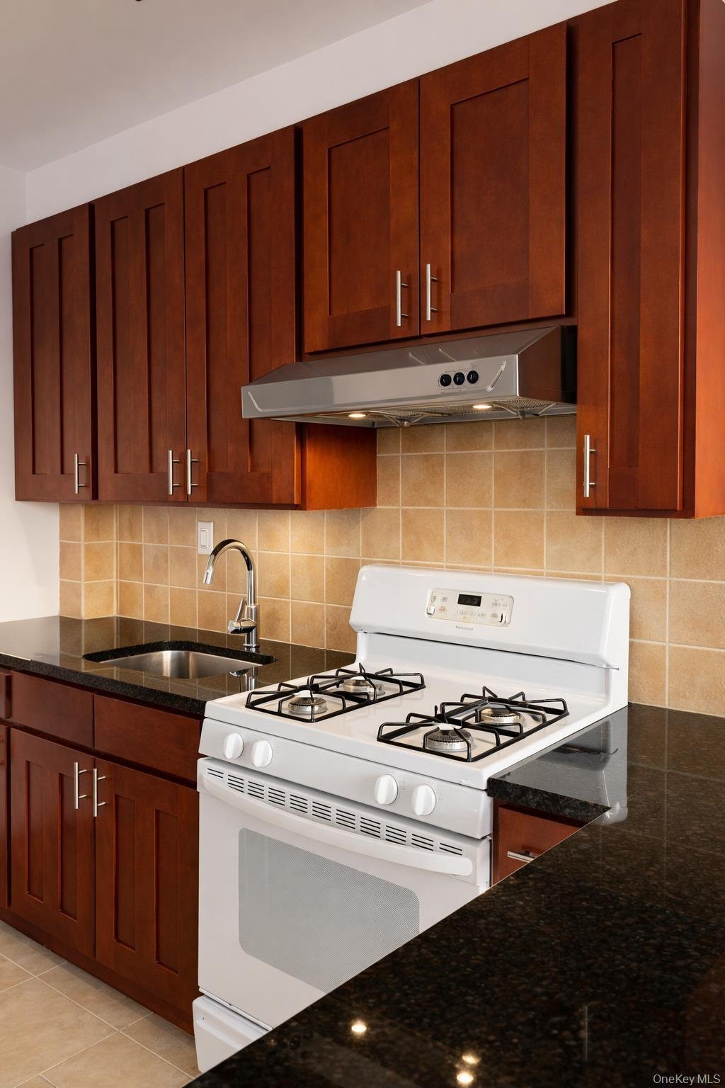 House in New York, New York, United States 2 - 17933662