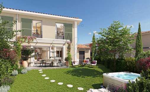 House in Ouest, Cogolin, France 1