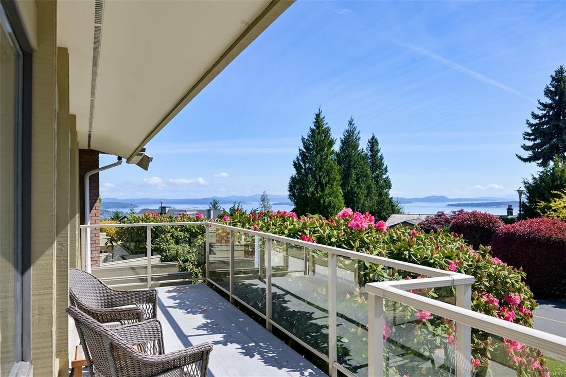 House in North Saanich, British Columbia, Canada 1 - 17934658