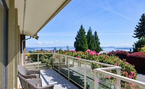House in North Saanich, British Columbia, Canada 1