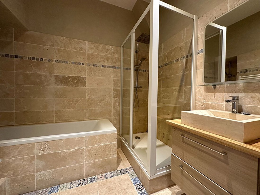 Apartment in Domaine National du Château, Versailles, France 5 - 16080935