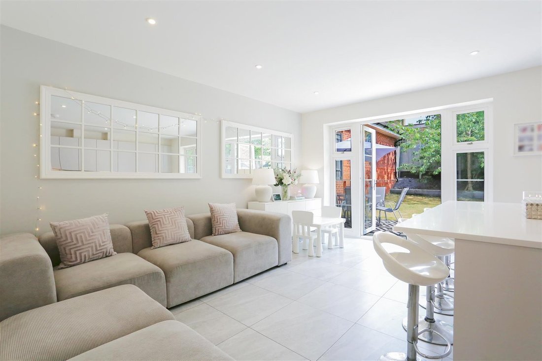 House in Nork, Reigate and Banstead, England 3 - 17939082