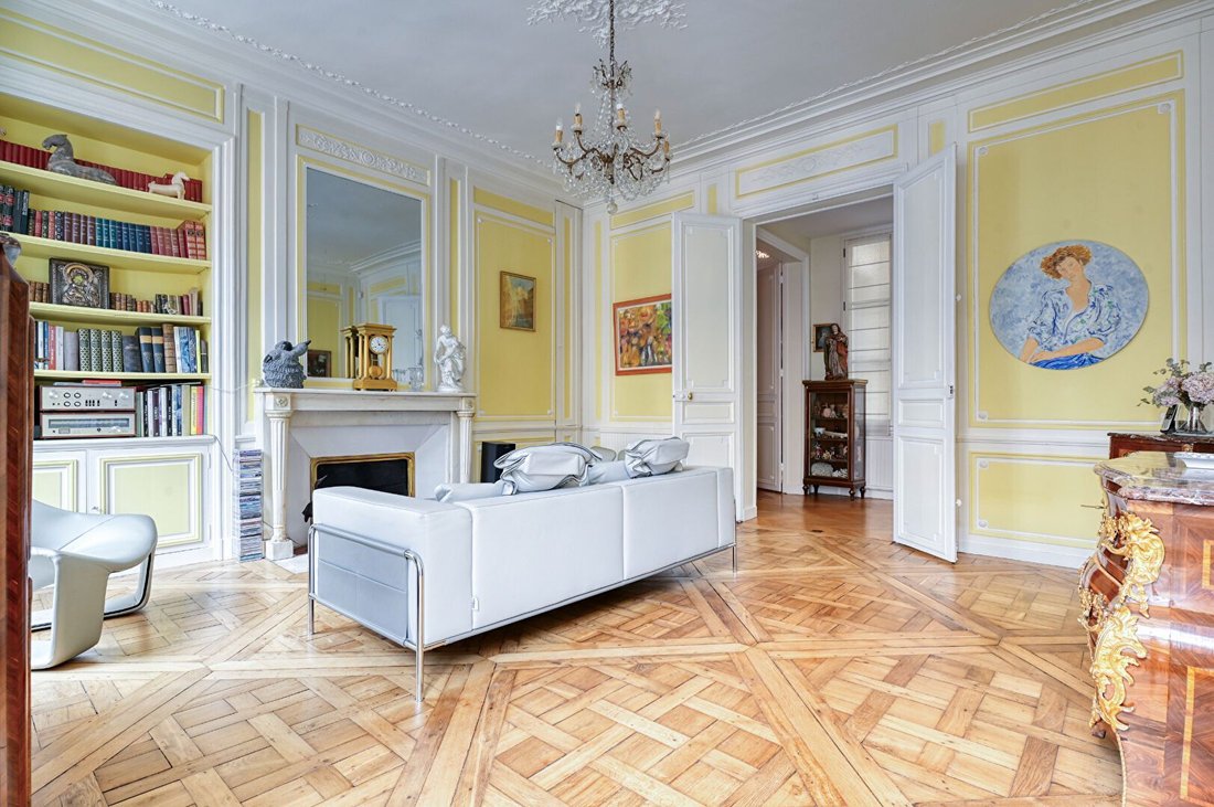 Apartment in Domaine National du Château, Versailles, France 5 - 17852585