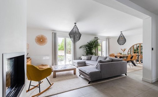 House in Bois de Verrieres-Vaupereux, Verrières-le-Buisson, France 1