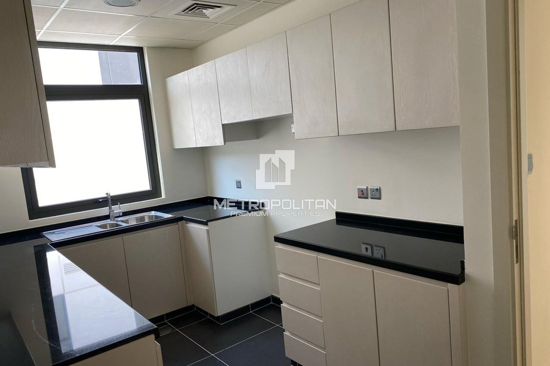 Townhouse in Damac Hills 2, Dubai, United Arab Emirates 4 - 17938171