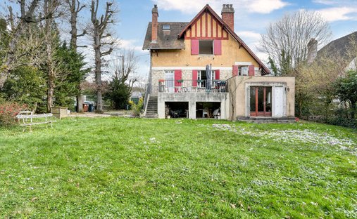 House in Le Chesnay, Le Chesnay-Rocquencourt, France 1