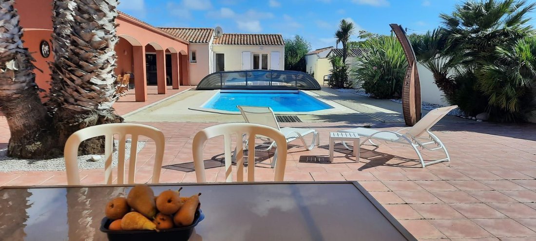 House in Saint-Georges-d'Oleron, Nouvelle-Aquitaine, France 2 - 17397365