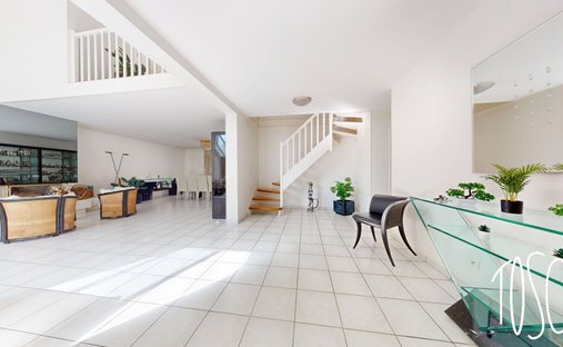 House in La Prevote, Thiais, France 1