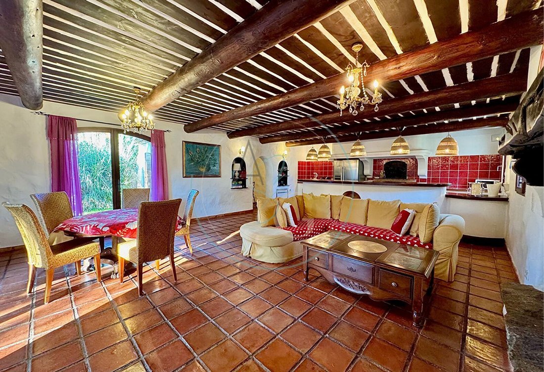 Villa in Grimaud, Provence-Alpes-Côte d'Azur, France 4 - 16674397
