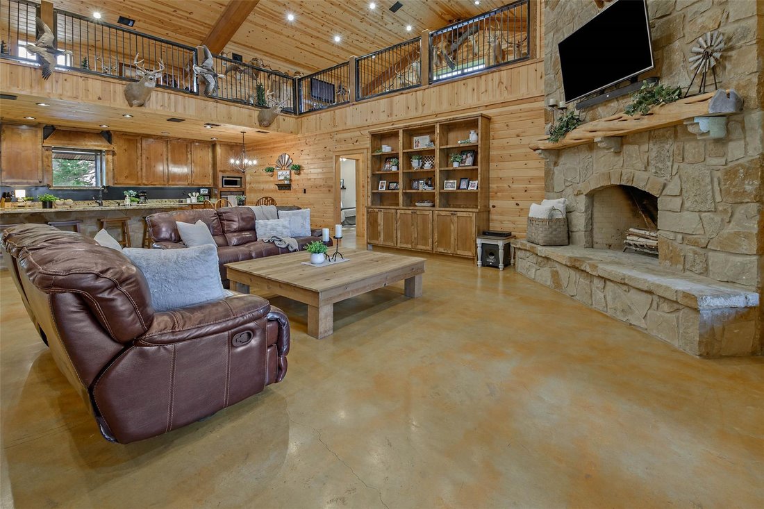 House in Caldwell, Texas, United States 5 - 17934946