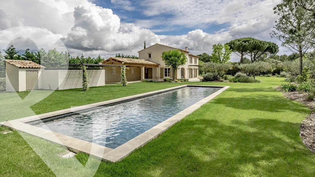 House in Eygalières, Provence-Alpes-Côte d'Azur, France 1 - 17935379
