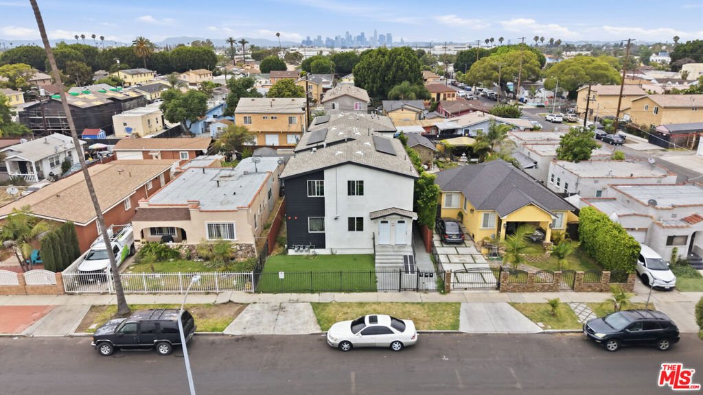 Los Angeles, California, United States 4 - 17933792