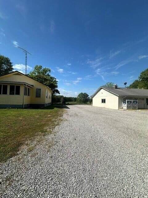House in Deer Lodge, Tennessee, United States 3 - 17929043
