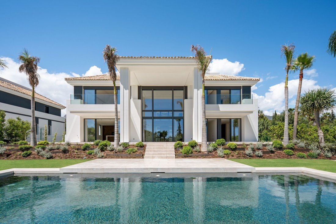 Villa in Sierra Blanca, Marbella, Spain 1 - 17932617