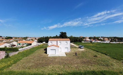 House in Saint-Denis-d'Oleron, Nouvelle-Aquitaine, France 1