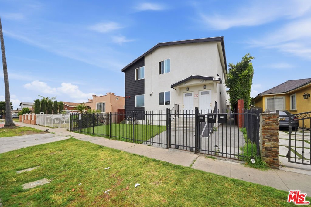 Los Angeles, California, United States 3 - 17933792