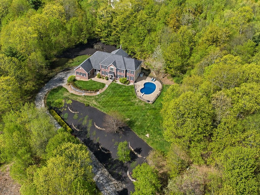House in Bedford, New Hampshire, United States 1 - 17929852