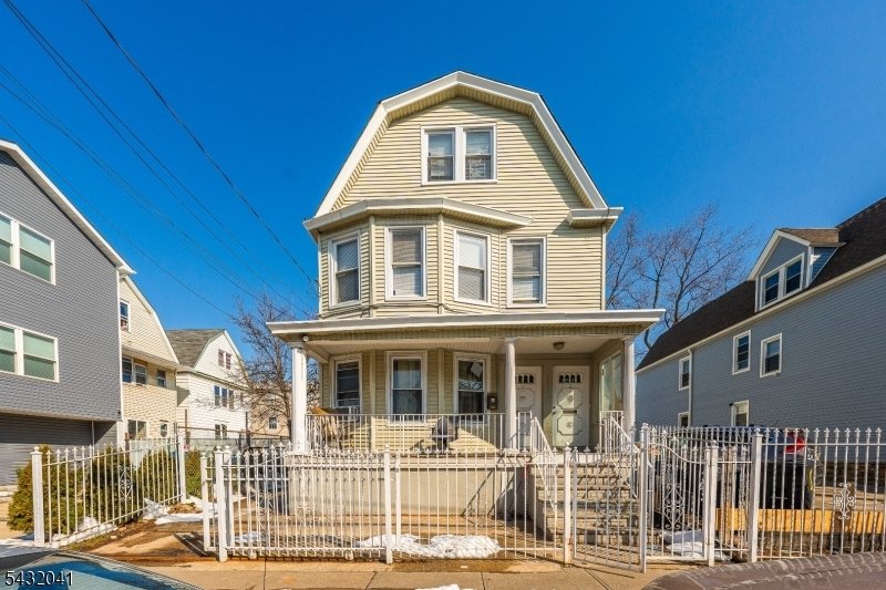 House in Elizabeth, New Jersey, United States 2 - 17931268