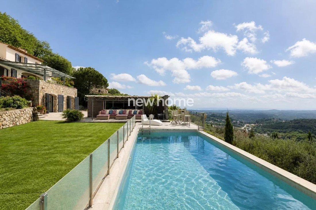 Villa in Châteauneuf-Grasse, Provence-Alpes-Côte d'Azur, France 2 - 17930729