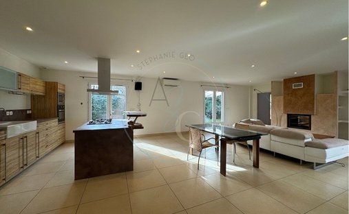 House in Ouest, Cogolin, France 1