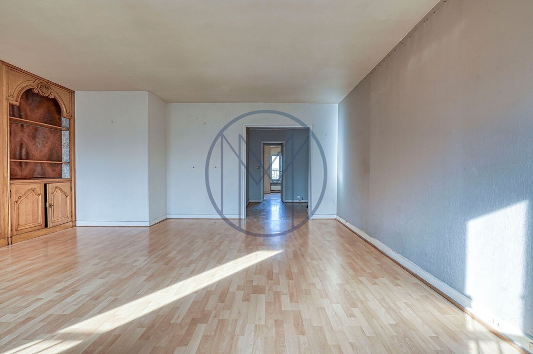 Apartment in Domaine National du Château, Versailles, France 3 - 17381343