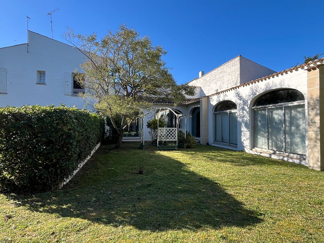 House in Dolus-d'Oleron, Nouvelle-Aquitaine, France 2 - 17505626