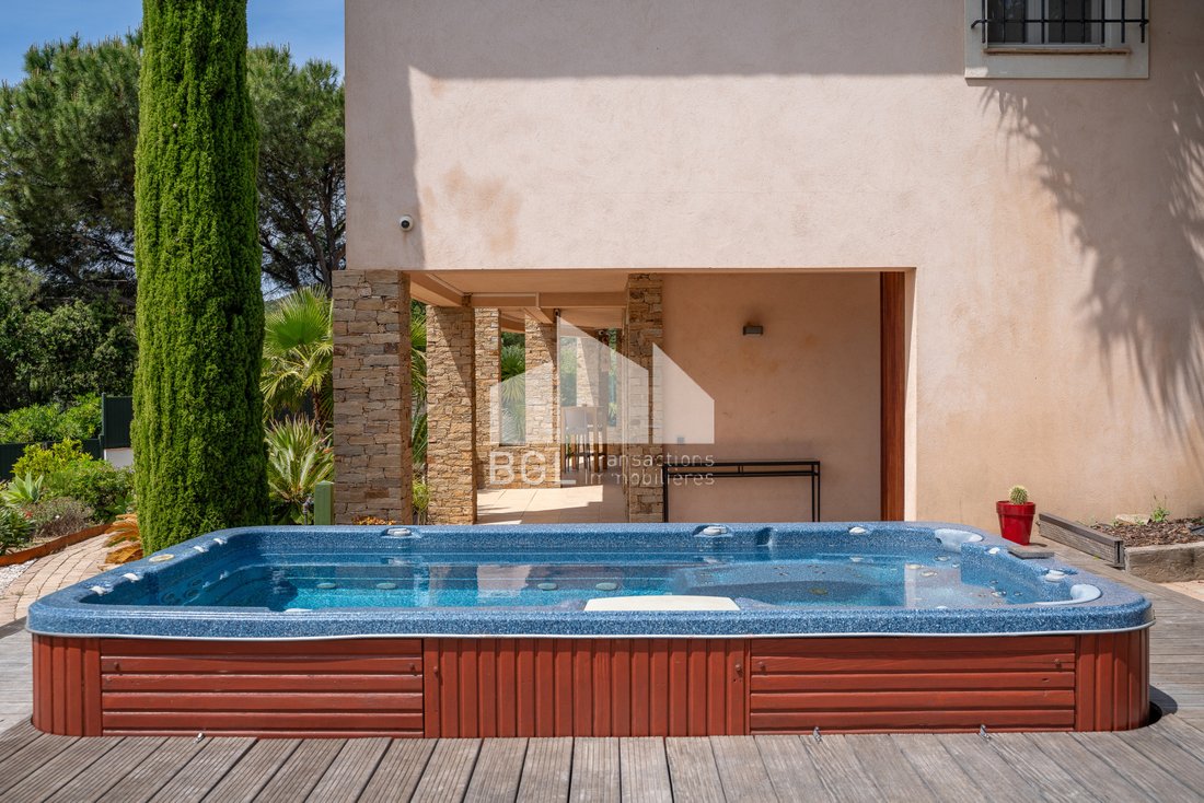 House in Le Lavandou, Provence-Alpes-Côte d'Azur, France 5 - 17929471