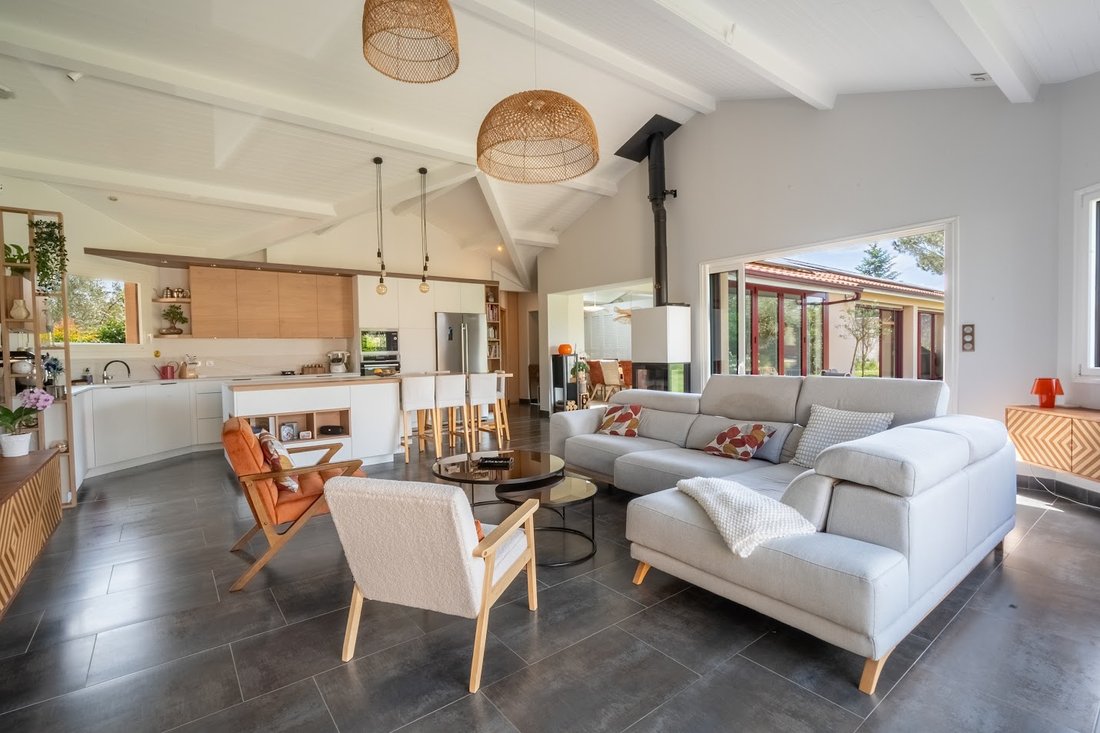 Villa in Sainte-Pazanne, Pays de la Loire, France 3 - 17935257