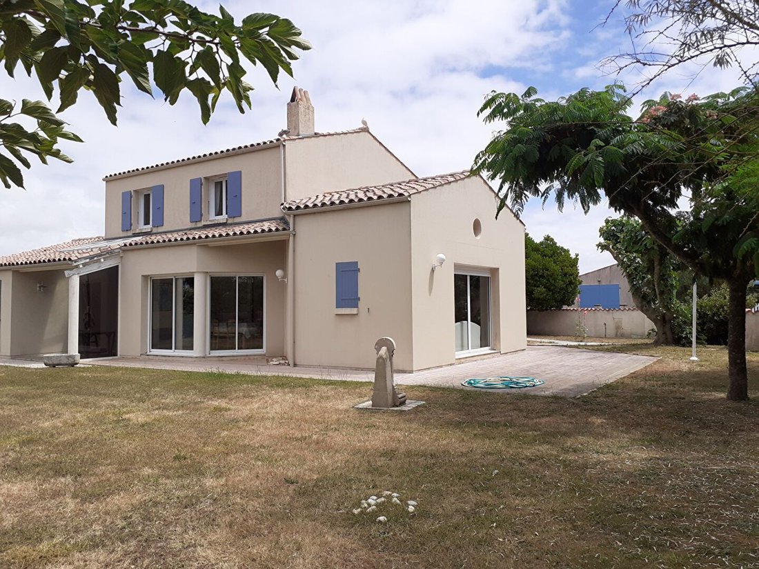 House in Saint-Pierre-d'Oléron, Nouvelle-Aquitaine, France 1 - 16497605