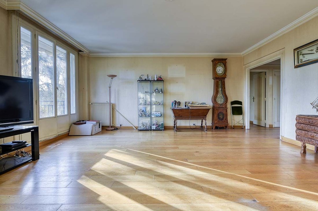 Apartment in Domaine National du Château, Versailles, France 3 - 16073892