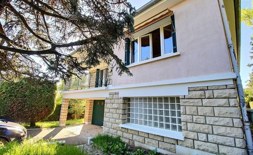 House in Centre, Triel-sur-Seine, France 1