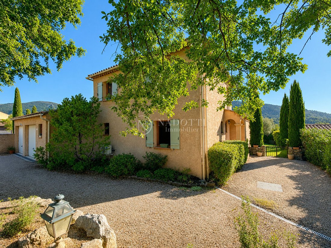 House in Maubec, Provence-Alpes-Côte d'Azur, France 1 - 17933877