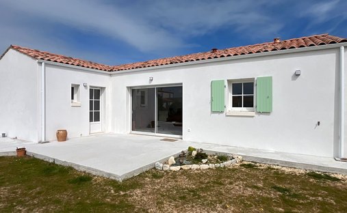 House in Saint-Denis-d'Oleron, Nouvelle-Aquitaine, France 1